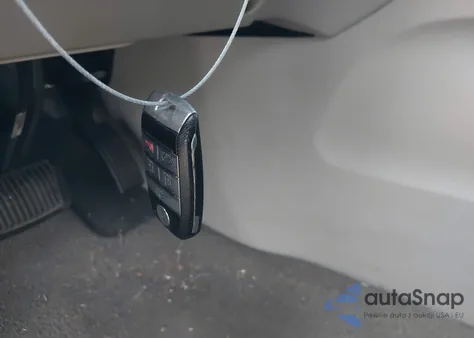 2017 Kia Sedona Lx z USA, uszkodzony, nr VIN KNDMB5C10H6253969